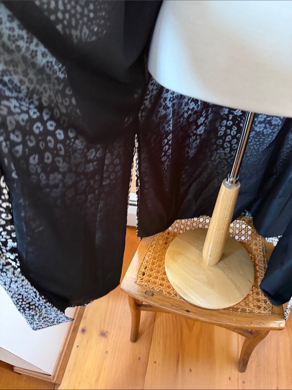BB Dakota by Steve Madden Black & White Mixed Print Long Robe New with tags - Picture 3 of 6